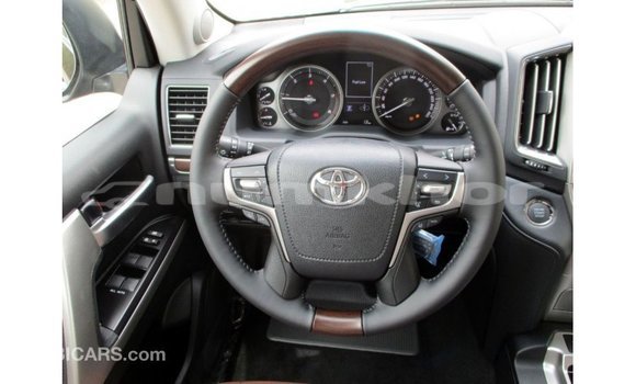 Buy Import Toyota Land Cruiser Black Car in Import - Dubai in Bumthang Buy Import Toyota Land Cruiser Black Car in Import - Dubai in Bumthang