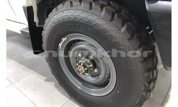 Buy Import Toyota Land Cruiser White Car in Import - Dubai in Bumthang Buy Import Toyota Land Cruiser White Car in Import - Dubai in Bumthang