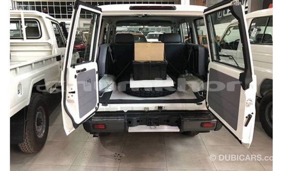 Buy Import Toyota Land Cruiser White Car in Import - Dubai in Bumthang Buy Import Toyota Land Cruiser White Car in Import - Dubai in Bumthang