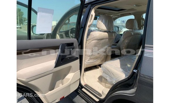 Buy Import Toyota Land Cruiser Black Car in Import - Dubai in Bumthang Buy Import Toyota Land Cruiser Black Car in Import - Dubai in Bumthang