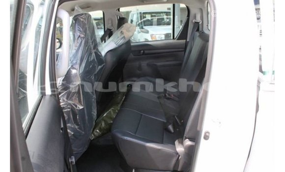 Buy Import Toyota Hilux White Car in Import - Dubai in Bumthang Buy Import Toyota Hilux White Car in Import - Dubai in Bumthang