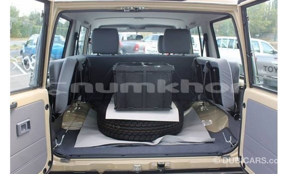 Buy Import Toyota Land Cruiser Beige Car in Import - Dubai in Bumthang Buy Import Toyota Land Cruiser Beige Car in Import - Dubai in Bumthang