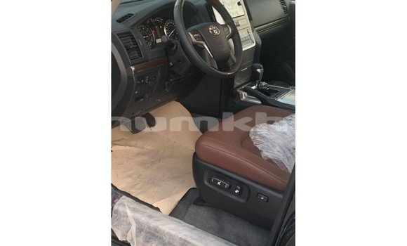 Buy Import Toyota Land Cruiser Black Car in Import - Dubai in Bumthang Buy Import Toyota Land Cruiser Black Car in Import - Dubai in Bumthang