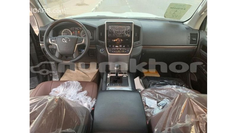 Big with watermark toyota land cruiser bumthang import dubai 2648