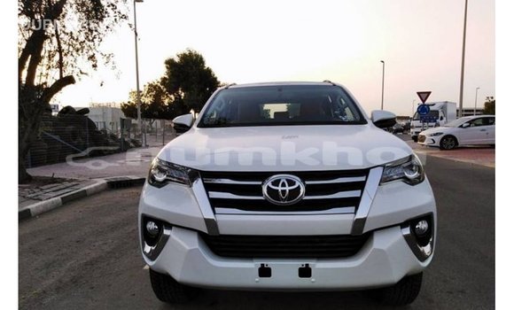 Buy Import Toyota Fortuner White Car in Import - Dubai in Bumthang Buy Import Toyota Fortuner White Car in Import - Dubai in Bumthang