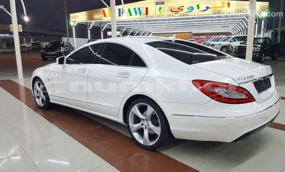 Buy Import Mercedes-Benz 190 (W201) White Car in Import - Dubai in Bumthang Buy Import Mercedes-Benz 190 (W201) White Car in Import - Dubai in Bumthang