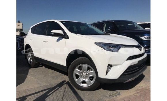 Buy Import Toyota 4Runner White Car in Import - Dubai in Bumthang Buy Import Toyota 4Runner White Car in Import - Dubai in Bumthang