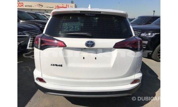 Buy Import Toyota 4Runner White Car in Import - Dubai in Bumthang Buy Import Toyota 4Runner White Car in Import - Dubai in Bumthang