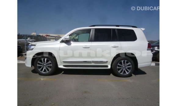 Buy Import Toyota Land Cruiser White Car in Import - Dubai in Bumthang Buy Import Toyota Land Cruiser White Car in Import - Dubai in Bumthang