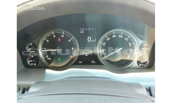 Buy Import Toyota Land Cruiser White Car in Import - Dubai in Bumthang Buy Import Toyota Land Cruiser White Car in Import - Dubai in Bumthang