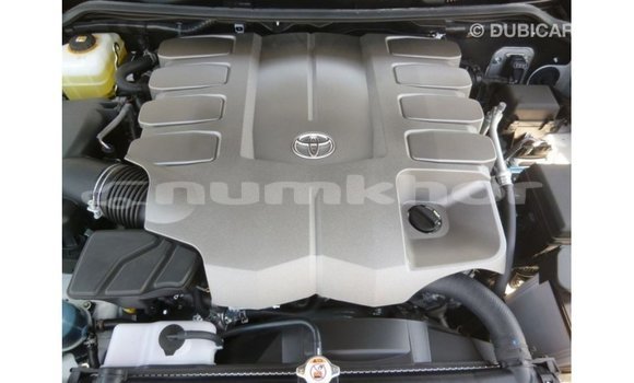 Buy Import Toyota Land Cruiser White Car in Import - Dubai in Bumthang Buy Import Toyota Land Cruiser White Car in Import - Dubai in Bumthang