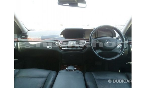 Buy Import Mercedes-Benz 190 White Car in Import - Dubai in Bumthang Buy Import Mercedes-Benz 190 White Car in Import - Dubai in Bumthang