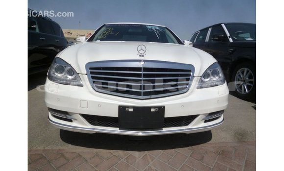 Buy Import Mercedes-Benz 190 White Car in Import - Dubai in Bumthang Buy Import Mercedes-Benz 190 White Car in Import - Dubai in Bumthang