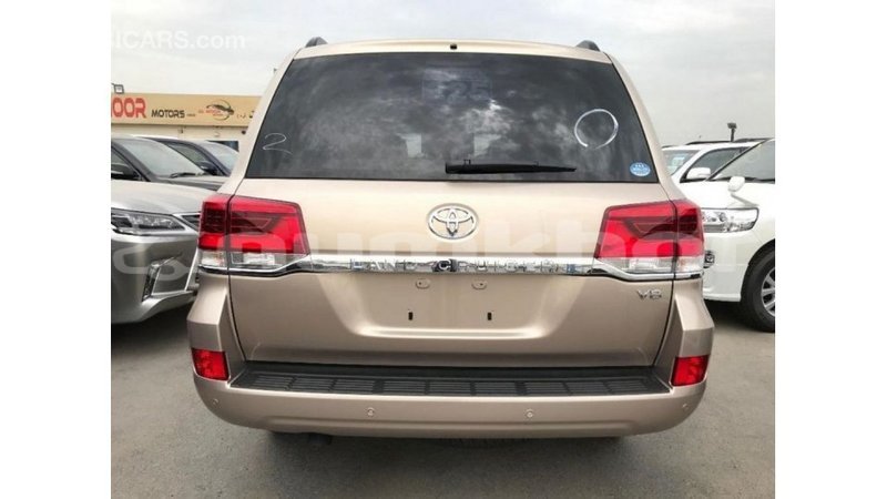 Big with watermark toyota land cruiser bumthang import dubai 2683