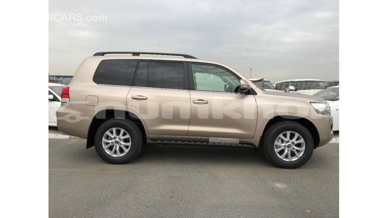Big with watermark toyota land cruiser bumthang import dubai 2683