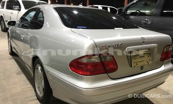 Buy Import Mercedes-Benz 190 (W201) Other Car in Import - Dubai in Bumthang Buy Import Mercedes-Benz 190 (W201) Other Car in Import - Dubai in Bumthang