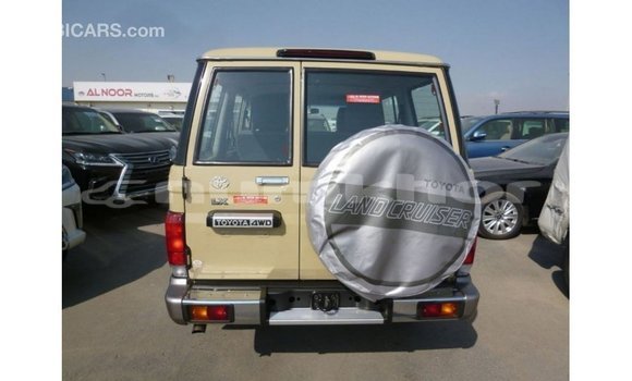 Buy Import Toyota Land Cruiser Beige Car in Import - Dubai in Bumthang Buy Import Toyota Land Cruiser Beige Car in Import - Dubai in Bumthang