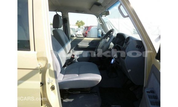 Buy Import Toyota Land Cruiser Beige Car in Import - Dubai in Bumthang Buy Import Toyota Land Cruiser Beige Car in Import - Dubai in Bumthang