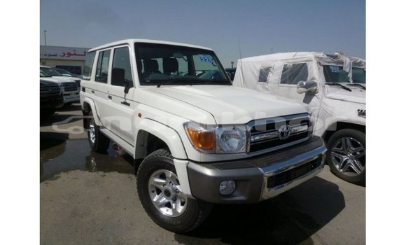 Buy Import Toyota Land Cruiser White Car in Import - Dubai in Bumthang Buy Import Toyota Land Cruiser White Car in Import - Dubai in Bumthang