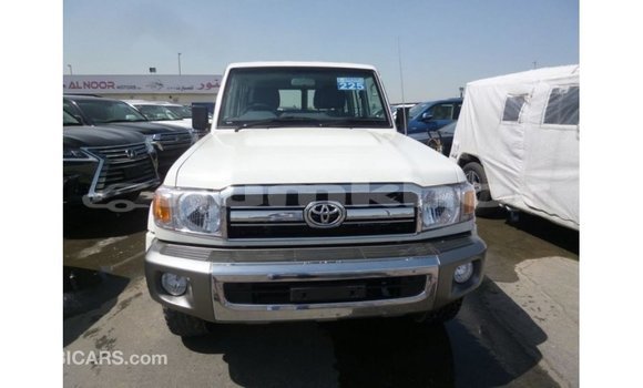Buy Import Toyota Land Cruiser White Car in Import - Dubai in Bumthang Buy Import Toyota Land Cruiser White Car in Import - Dubai in Bumthang