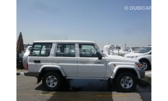 Buy Import Toyota Land Cruiser White Car in Import - Dubai in Bumthang Buy Import Toyota Land Cruiser White Car in Import - Dubai in Bumthang