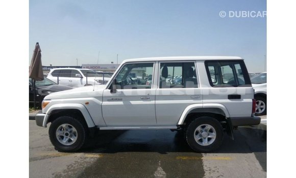 Buy Import Toyota Land Cruiser White Car in Import - Dubai in Bumthang Buy Import Toyota Land Cruiser White Car in Import - Dubai in Bumthang