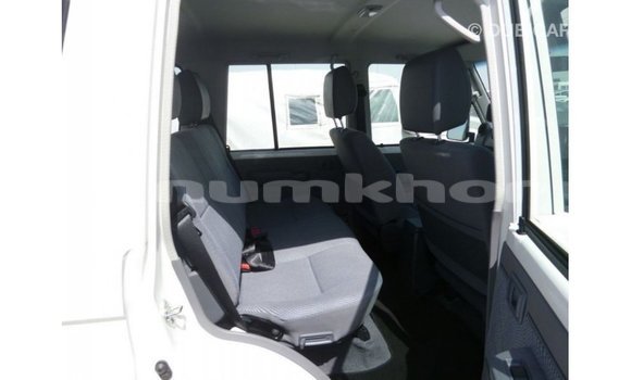 Buy Import Toyota Land Cruiser White Car in Import - Dubai in Bumthang Buy Import Toyota Land Cruiser White Car in Import - Dubai in Bumthang