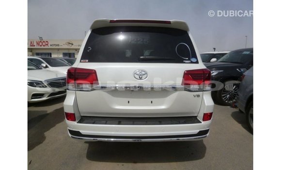 Buy Import Toyota Land Cruiser White Car in Import - Dubai in Bumthang Buy Import Toyota Land Cruiser White Car in Import - Dubai in Bumthang