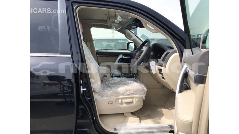 Big with watermark toyota land cruiser bumthang import dubai 2688