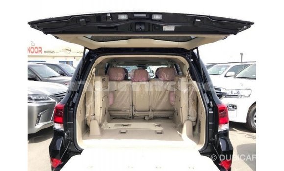 Buy Import Toyota Land Cruiser Black Car in Import - Dubai in Bumthang Buy Import Toyota Land Cruiser Black Car in Import - Dubai in Bumthang