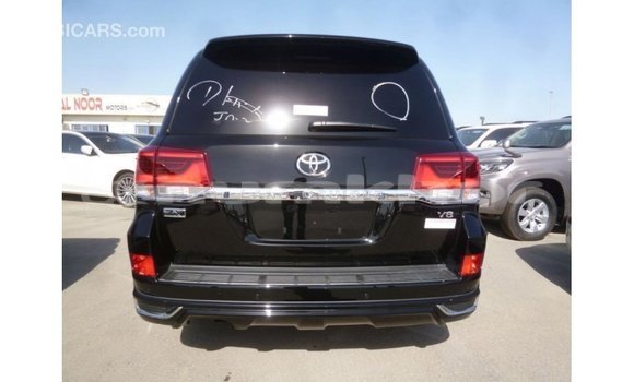 Buy Import Toyota Land Cruiser Black Car in Import - Dubai in Bumthang Buy Import Toyota Land Cruiser Black Car in Import - Dubai in Bumthang
