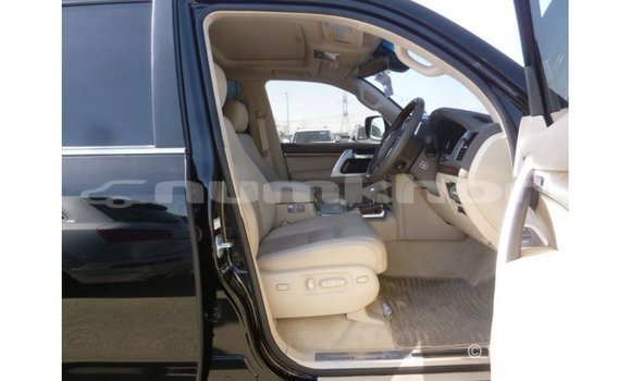 Buy Import Toyota Land Cruiser Black Car in Import - Dubai in Bumthang Buy Import Toyota Land Cruiser Black Car in Import - Dubai in Bumthang