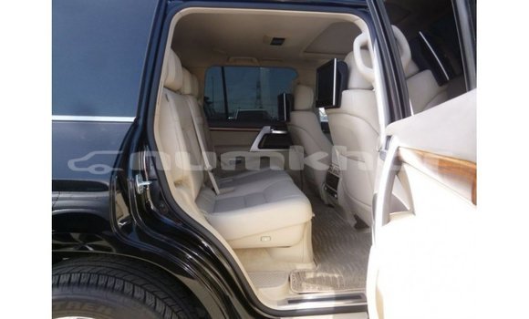 Buy Import Toyota Land Cruiser Black Car in Import - Dubai in Bumthang Buy Import Toyota Land Cruiser Black Car in Import - Dubai in Bumthang