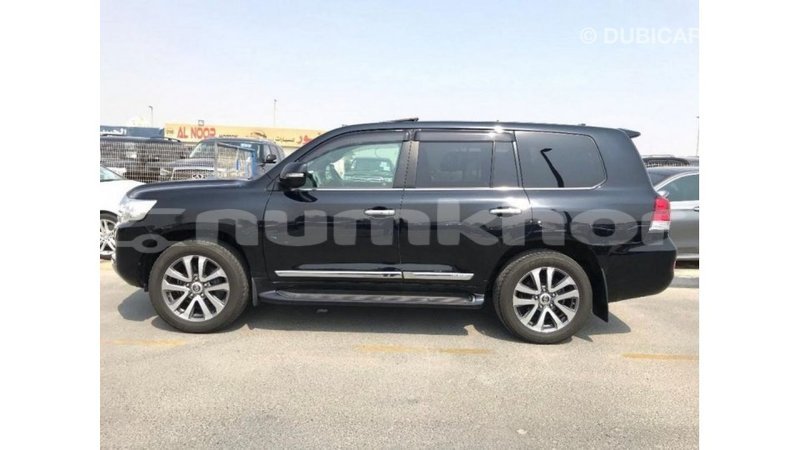 Big with watermark toyota land cruiser bumthang import dubai 2696