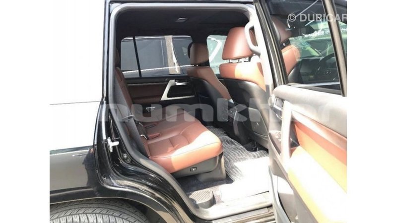 Big with watermark toyota land cruiser bumthang import dubai 2696