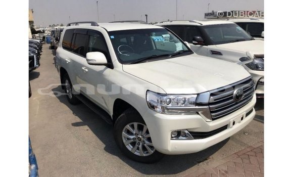 Buy Import Toyota Land Cruiser White Car in Import - Dubai in Bumthang Buy Import Toyota Land Cruiser White Car in Import - Dubai in Bumthang