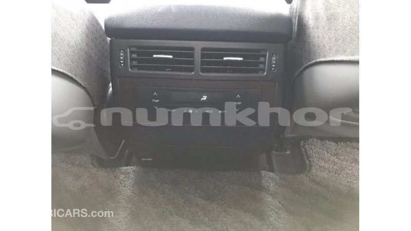 Big with watermark toyota land cruiser bumthang import dubai 2697