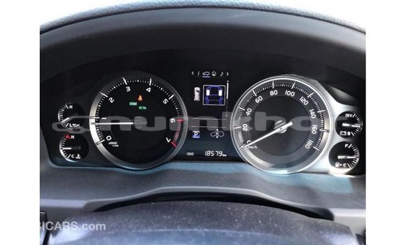 Buy Import Toyota Land Cruiser White Car in Import - Dubai in Bumthang Buy Import Toyota Land Cruiser White Car in Import - Dubai in Bumthang