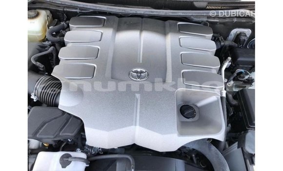 Buy Import Toyota Land Cruiser White Car in Import - Dubai in Bumthang Buy Import Toyota Land Cruiser White Car in Import - Dubai in Bumthang