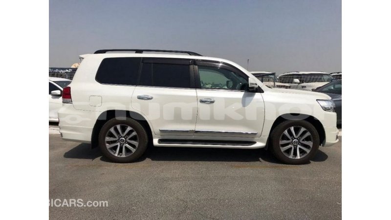 Big with watermark toyota land cruiser bumthang import dubai 2701