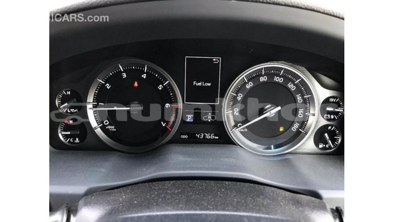 Big with watermark toyota land cruiser bumthang import dubai 2701