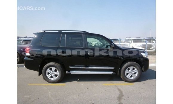 Buy Import Toyota Land Cruiser Black Car in Import - Dubai in Bumthang Buy Import Toyota Land Cruiser Black Car in Import - Dubai in Bumthang