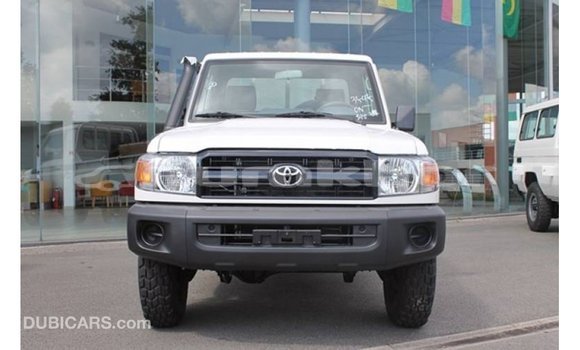 Buy Import Toyota Land Cruiser White Car in Import - Dubai in Bumthang Buy Import Toyota Land Cruiser White Car in Import - Dubai in Bumthang
