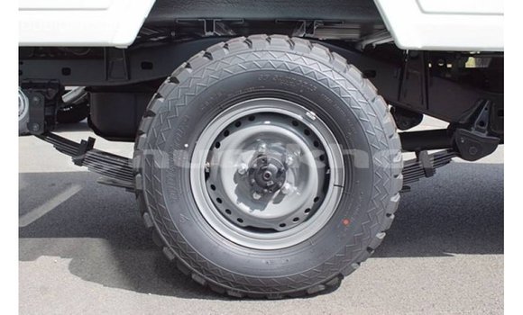 Buy Import Toyota Land Cruiser White Car in Import - Dubai in Bumthang Buy Import Toyota Land Cruiser White Car in Import - Dubai in Bumthang