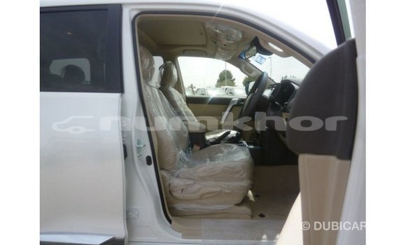 Buy Import Toyota Prado White Car in Import - Dubai in Bumthang Buy Import Toyota Prado White Car in Import - Dubai in Bumthang
