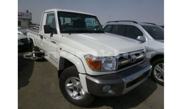 Buy Import Toyota Land Cruiser White Car in Import - Dubai in Bumthang Buy Import Toyota Land Cruiser White Car in Import - Dubai in Bumthang