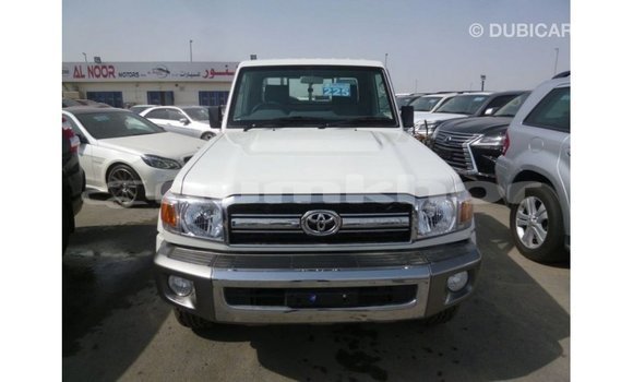 Buy Import Toyota Land Cruiser White Car in Import - Dubai in Bumthang Buy Import Toyota Land Cruiser White Car in Import - Dubai in Bumthang