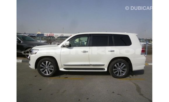 Buy Import Toyota Land Cruiser White Car in Import - Dubai in Bumthang Buy Import Toyota Land Cruiser White Car in Import - Dubai in Bumthang