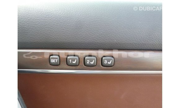 Buy Import Toyota Land Cruiser White Car in Import - Dubai in Bumthang Buy Import Toyota Land Cruiser White Car in Import - Dubai in Bumthang