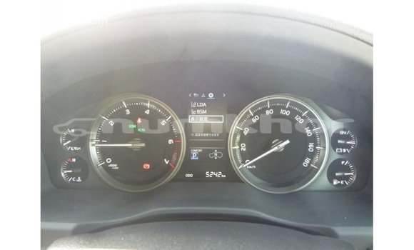 Buy Import Toyota Land Cruiser White Car in Import - Dubai in Bumthang Buy Import Toyota Land Cruiser White Car in Import - Dubai in Bumthang